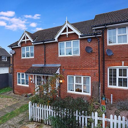 Comfortable Stylish Townhouse In Ashford Sleeps 5 Netflix 2 Parking Spaces Perfect For Contractors And Families Eksteriør billede