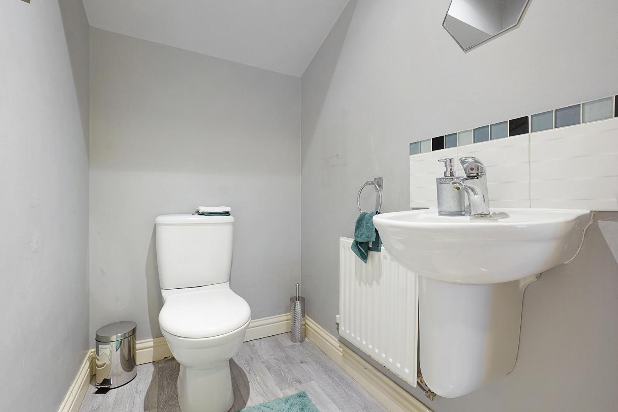 Comfortable Stylish Townhouse In Ashford Sleeps 5 Netflix 2 Parking Spaces Perfect For Contractors And Families Eksteriør billede